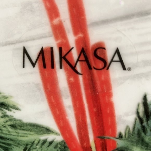 NWT MIKASA 9 inch Countryside Christmas Wreath Portrait Plate - Picture 4 of 6